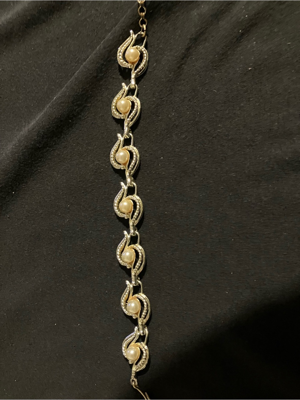 Estate Gold-Tone Pearl Link Bracelet — Cream Pearls - Picture 3 of 7